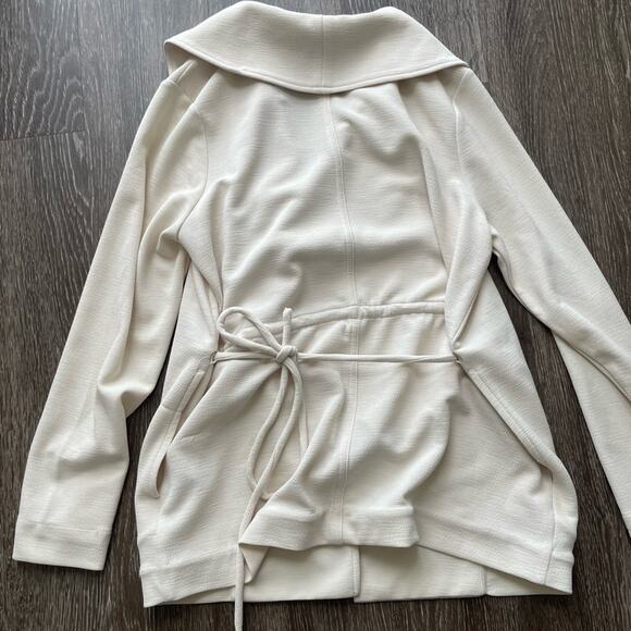 Banana Republic Womens/Teens Ivory Wrap jacket Tie Waist - Picture 6 of 6
